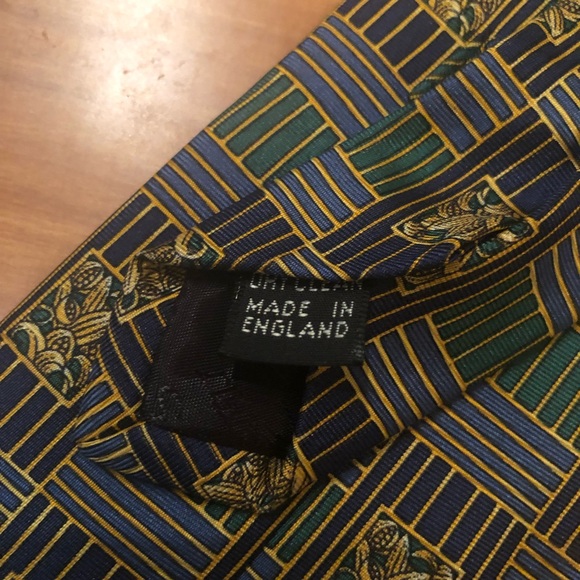 BURBERRYS vintage silk tie. - Picture 4 of 6